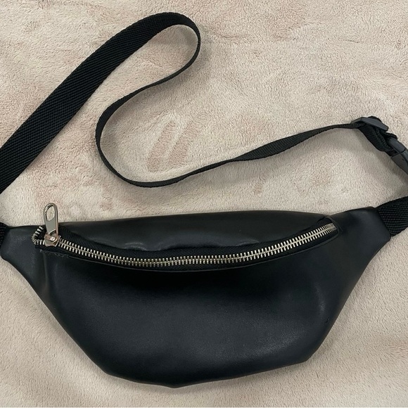 Handbags - Fanny Pack Black